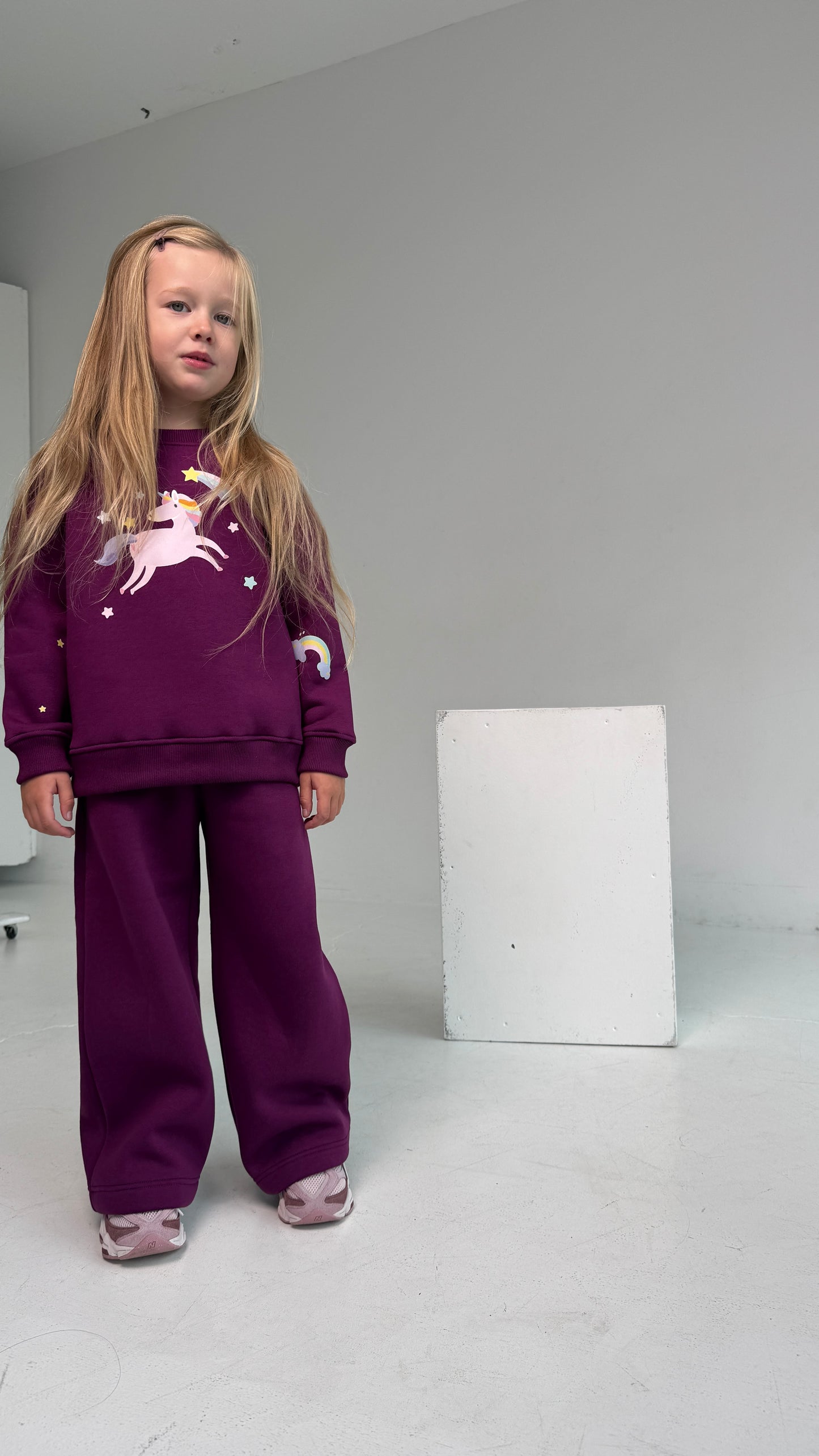 Plačios laisvalaikio kelnės su pūkeliu mergaitei