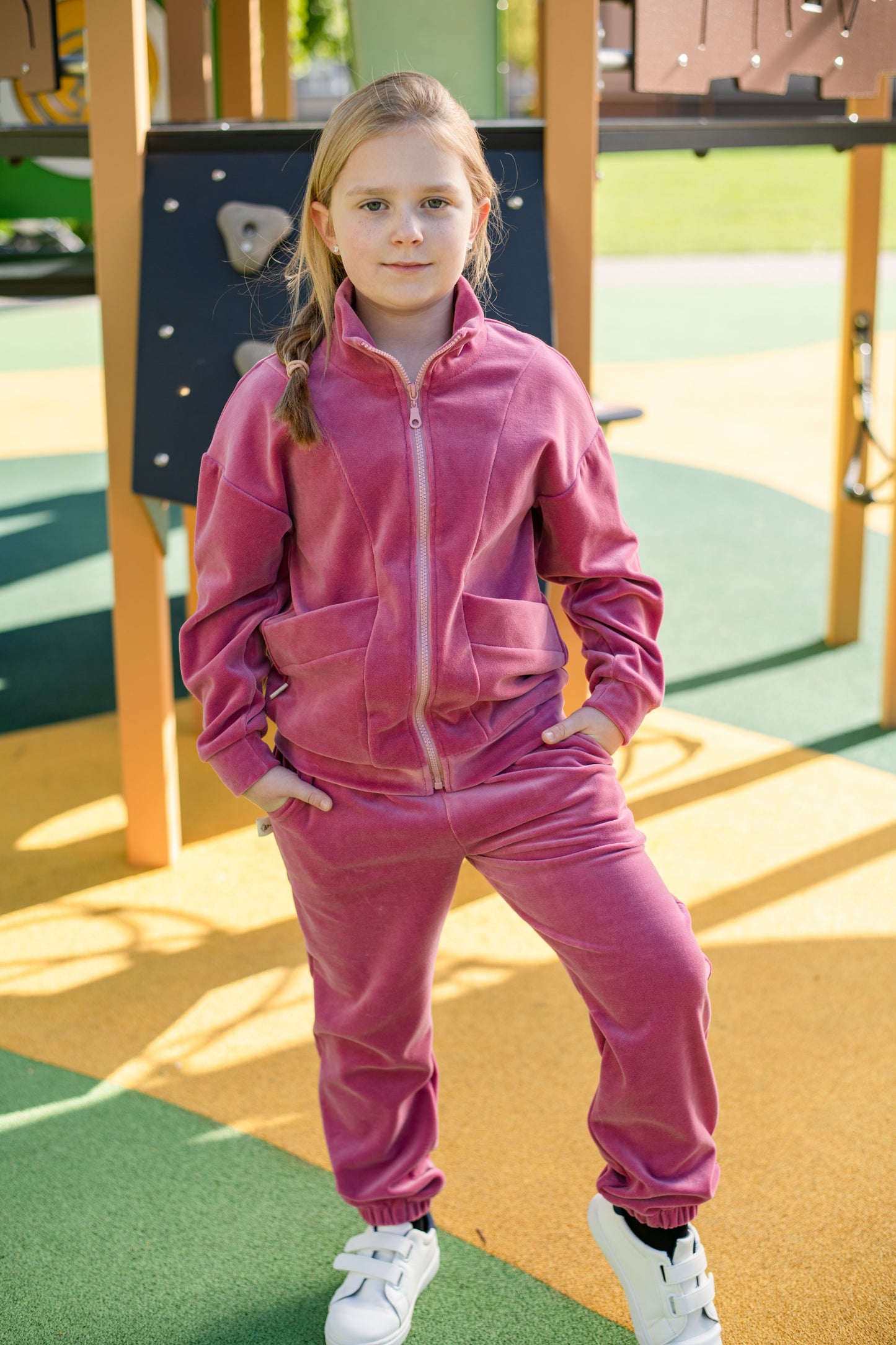 Veliūrinės kelnės mergaitei